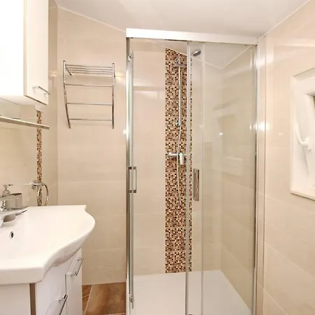 Sunshine Residence Baska 3* باشْكا