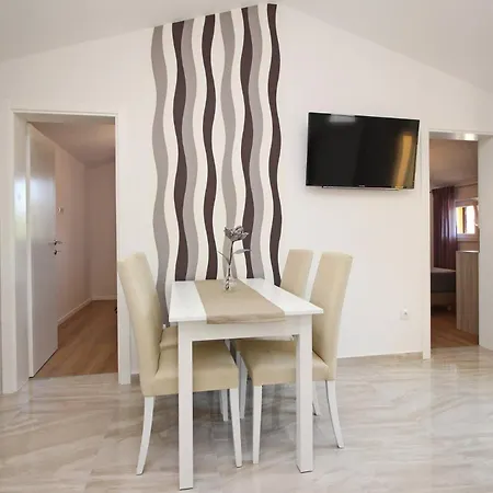 Sunshine Residence Baska بيت ضيافة