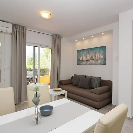 Sunshine Residence Baska 3* باشْكا