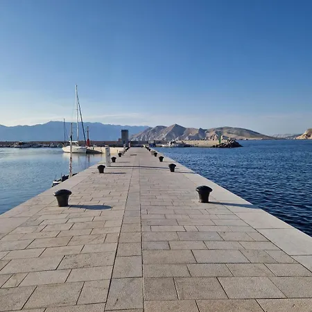 بيت ضيافة Sunshine Residence Baska 3*