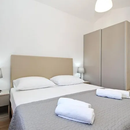 Guest house Sunshine Residence Baska Baska (Krk)
