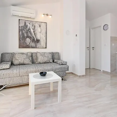 Guest house Sunshine Residence Baska