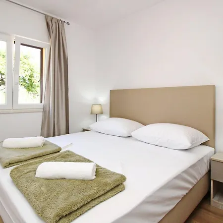 Sunshine Residence Baska Guest house 3*