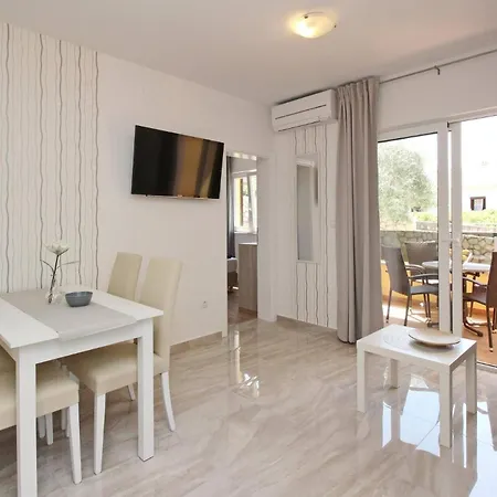 Sunshine Residence Baska Guest house 3*