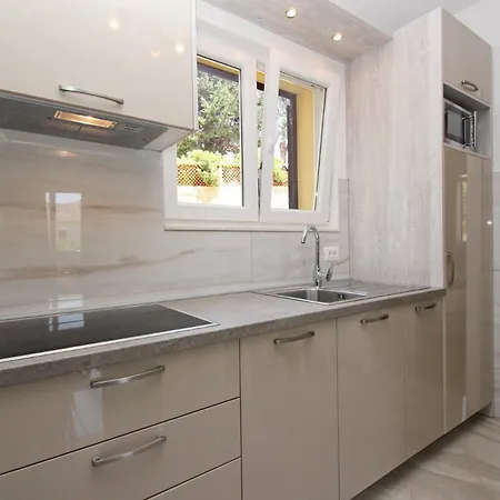 Sunshine Residence Baska 3*