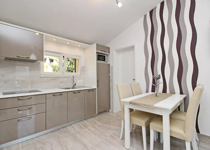 Sunshine Residence Baska Gasthof Baška