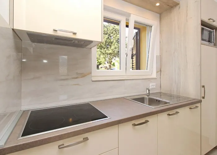Sunshine Residence Baska 3*