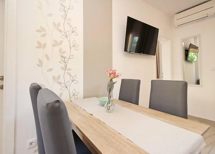 Sunshine Residence Baska 3*