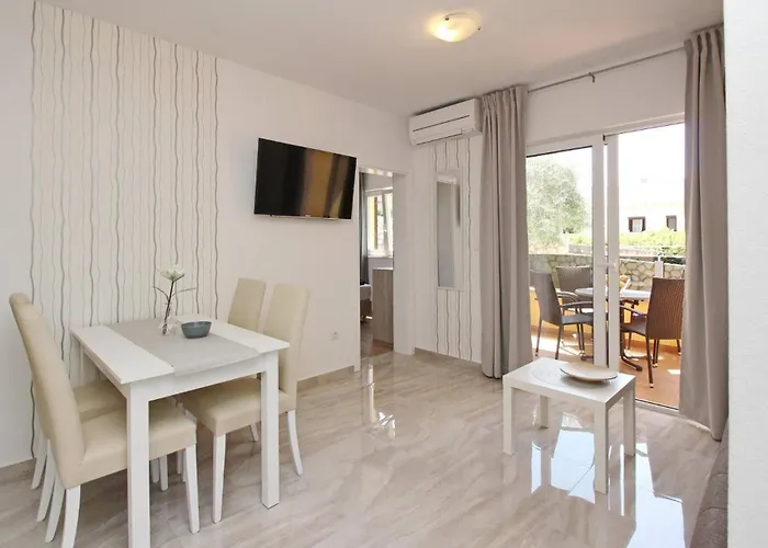 Sunshine Residence Baska Gasthof 3*